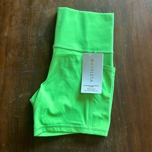 Athleta Salutation Stash Pocket 5” Short